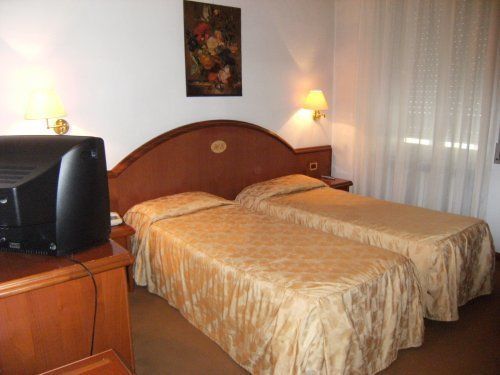 Hotel Europa Udine Bagian luar foto